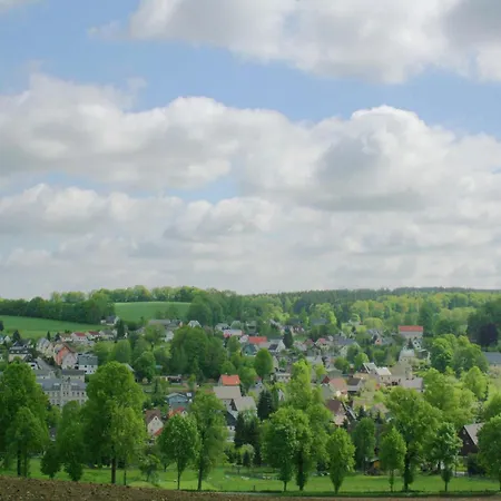 Alluring In Grunhainichen-borstendorf With Garden