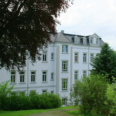 Alluring In Grunhainichen-borstendorf With Garden Villa